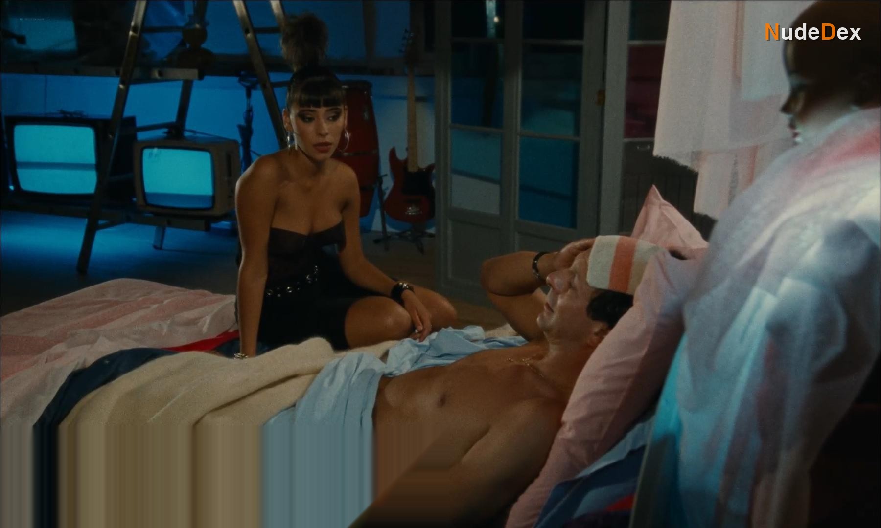 Mathilda May in La Vie Dissolue De Gerard Floque, photo 14