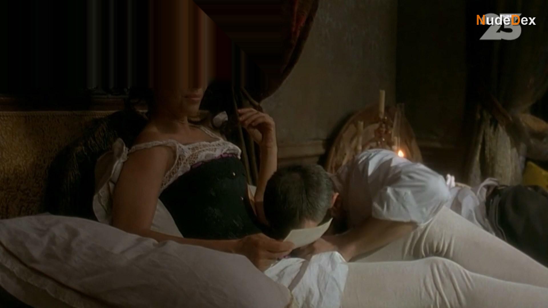 Mathilda May in Lifeforce, photo 2