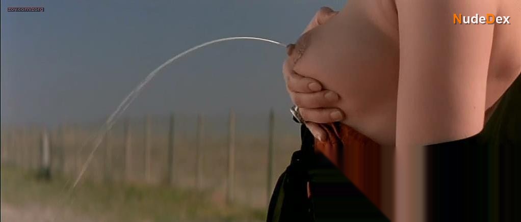 Mathilda May in The Tit And The Moon, photo 2