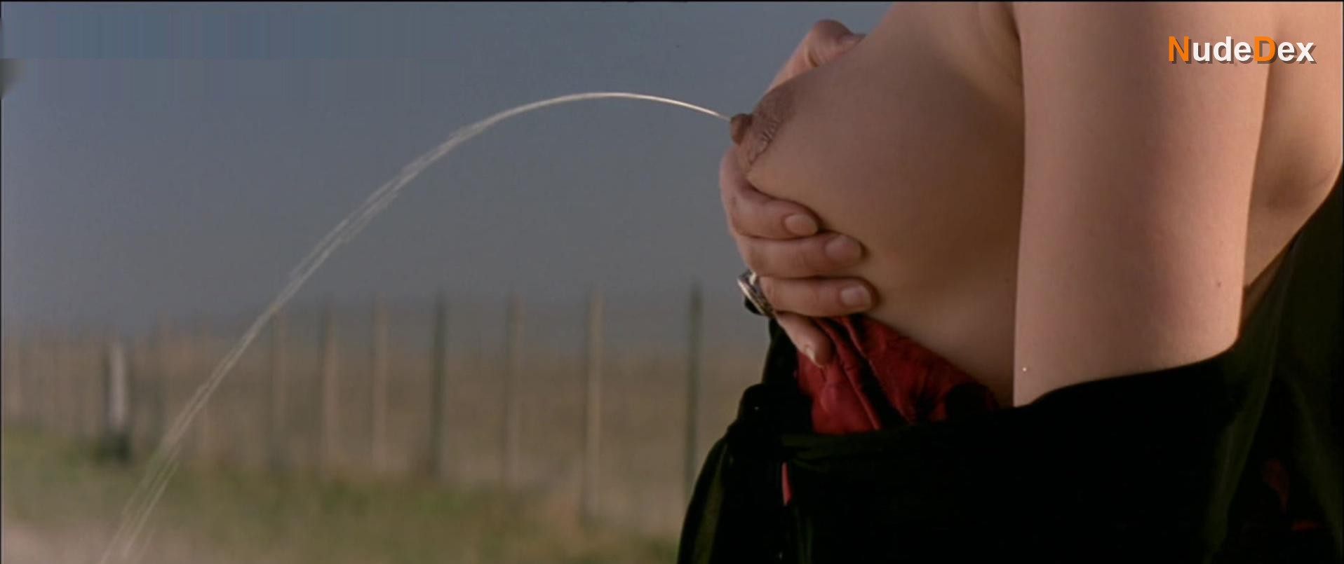 Mathilda May in The Tit And The Moon, photo 4