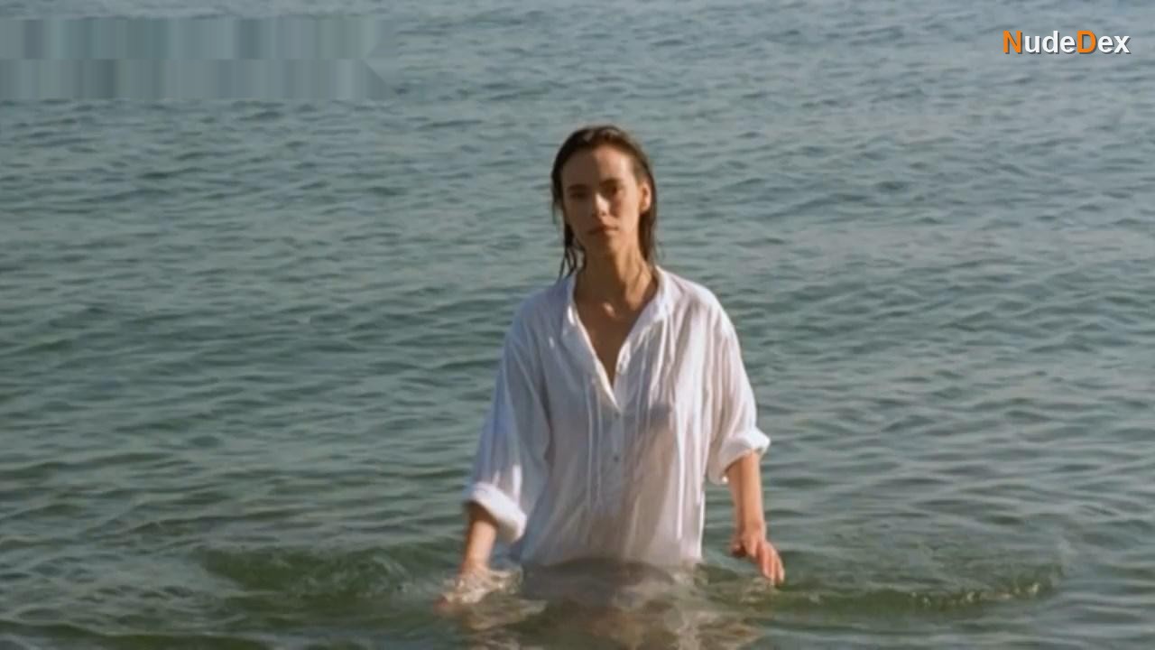 Mathilda May in Toutes Peines Confondues, photo 2
