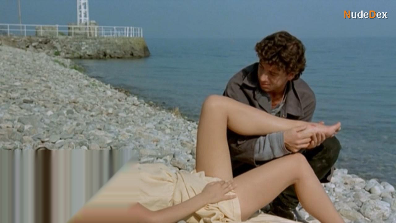 Mathilda May in Toutes Peines Confondues, photo 3