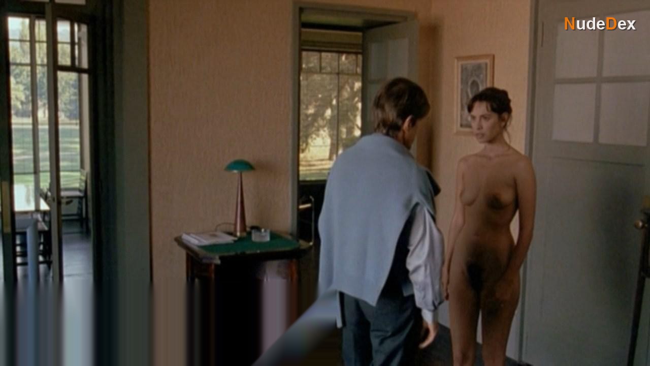 Mathilda May in Toutes Peines Confondues, photo 4