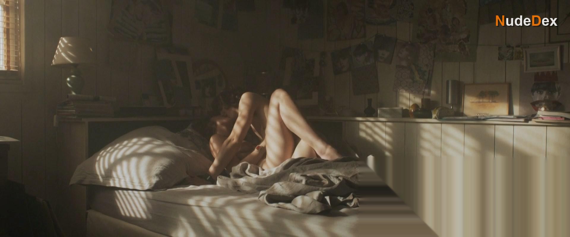Mathilde Warnier in The Grad Job, photo 3