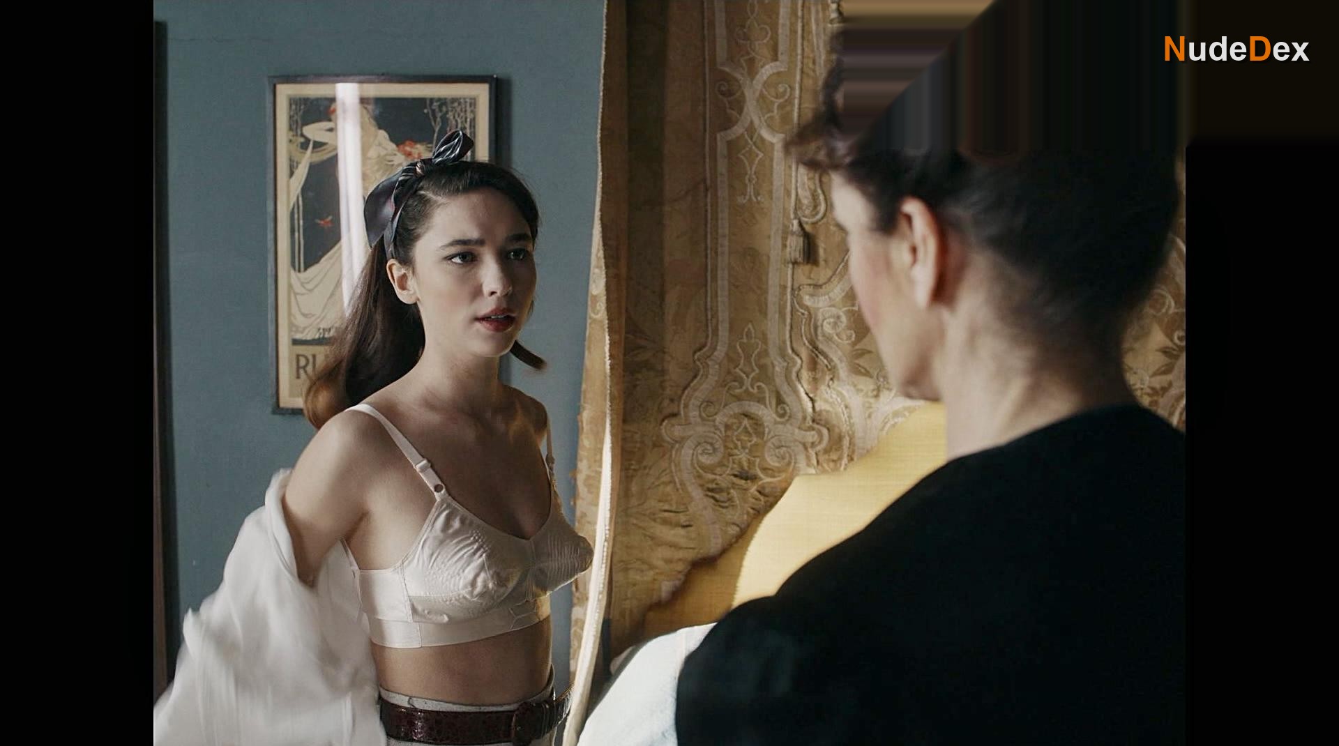 Matilda De Angelis in Across The River And Into The Trees, photo 10