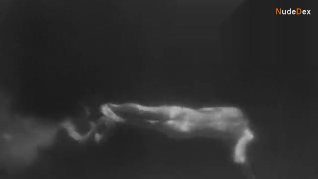 Maureen O'sullivan in Tarzan And His Mate, photo 6