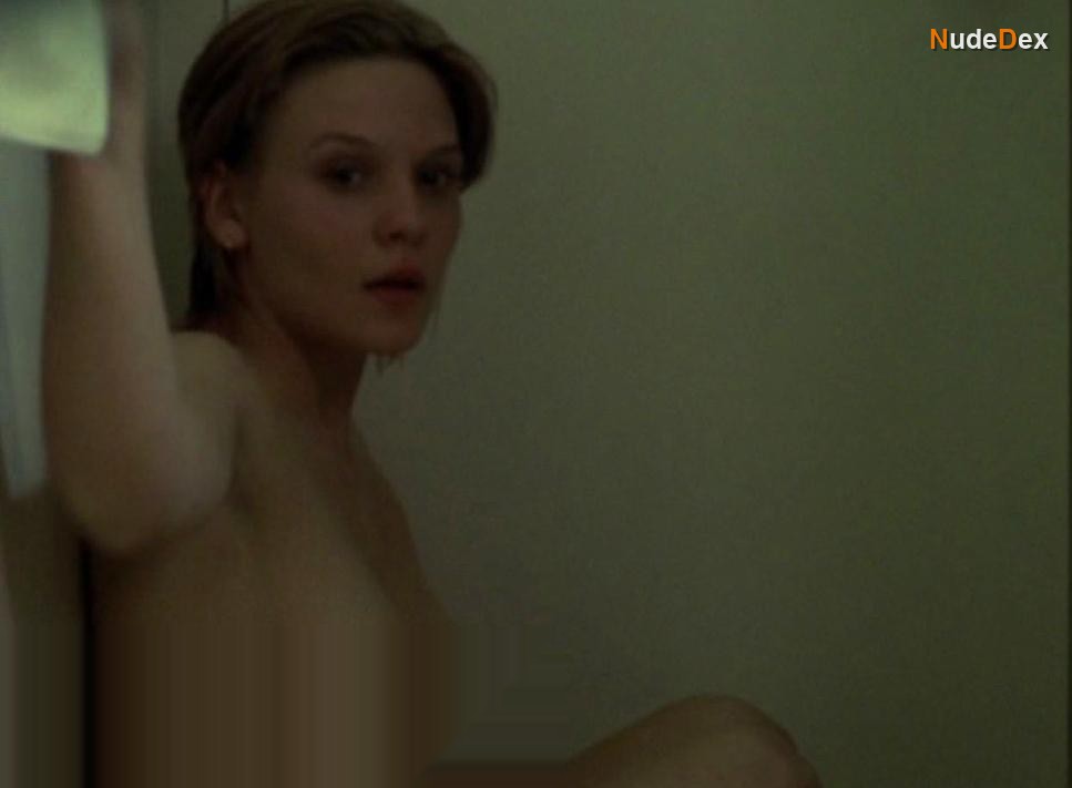 Maya Stange in Xx/xy, photo 1