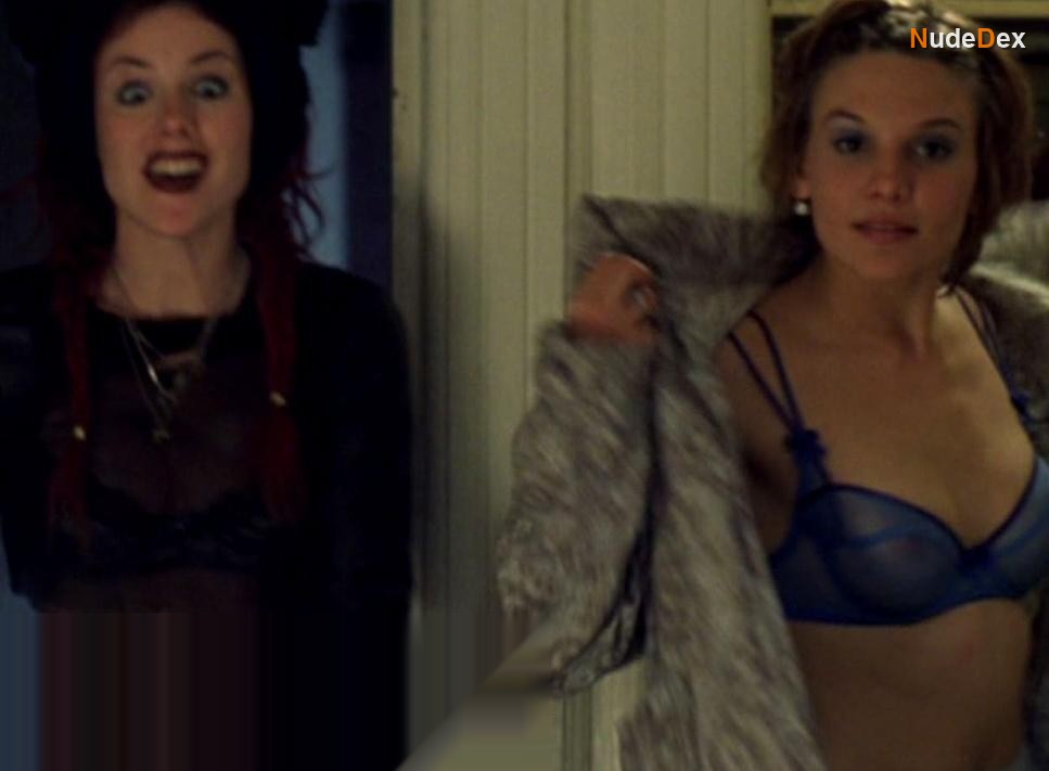 Maya Stange in Xx/xy, photo 5