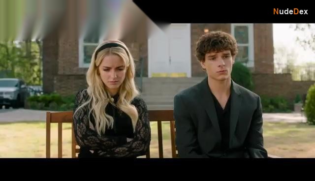 Mckenna Grace in Regretting You, photo 24