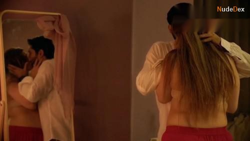 Meera Chopra in Hiccups And Hookups, photo 3