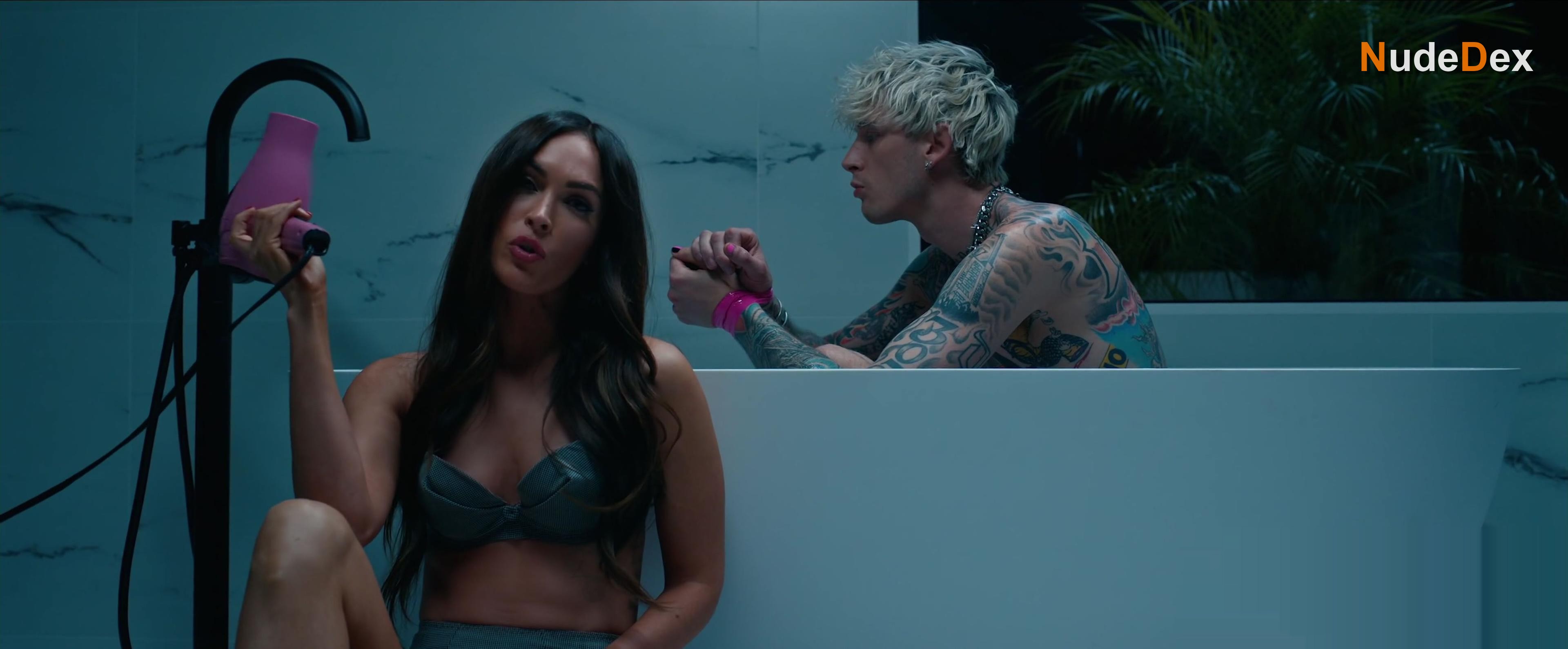 Megan Fox in Bloody Valentine, photo 4