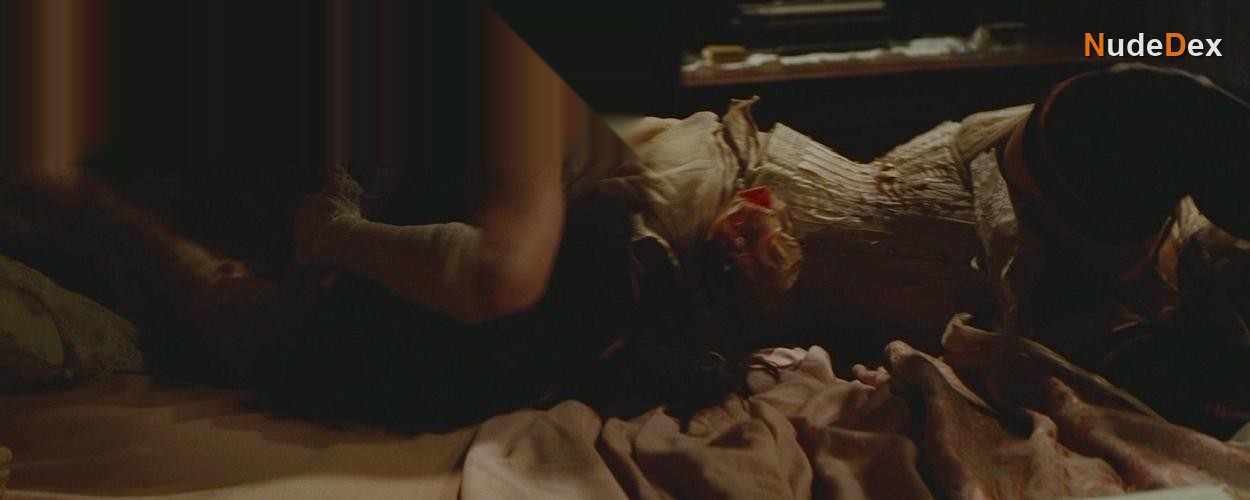 Megan Fox in Jonah Hex, photo 4