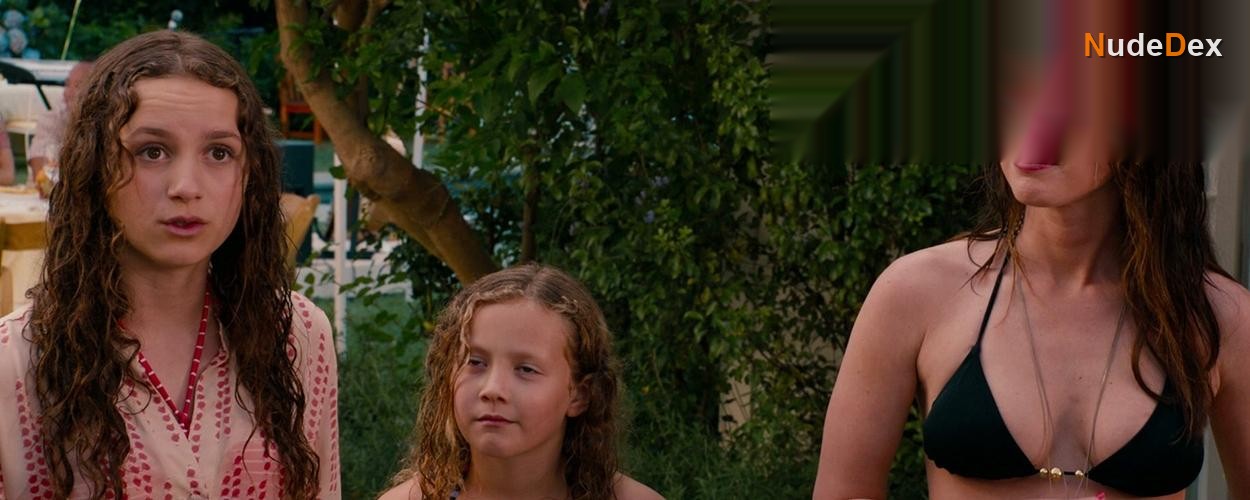 Megan Fox in This Is 40, photo 8