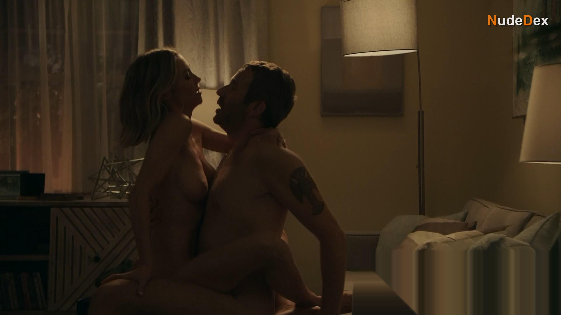 Megan Stevenson in Get Shorty, photo 1