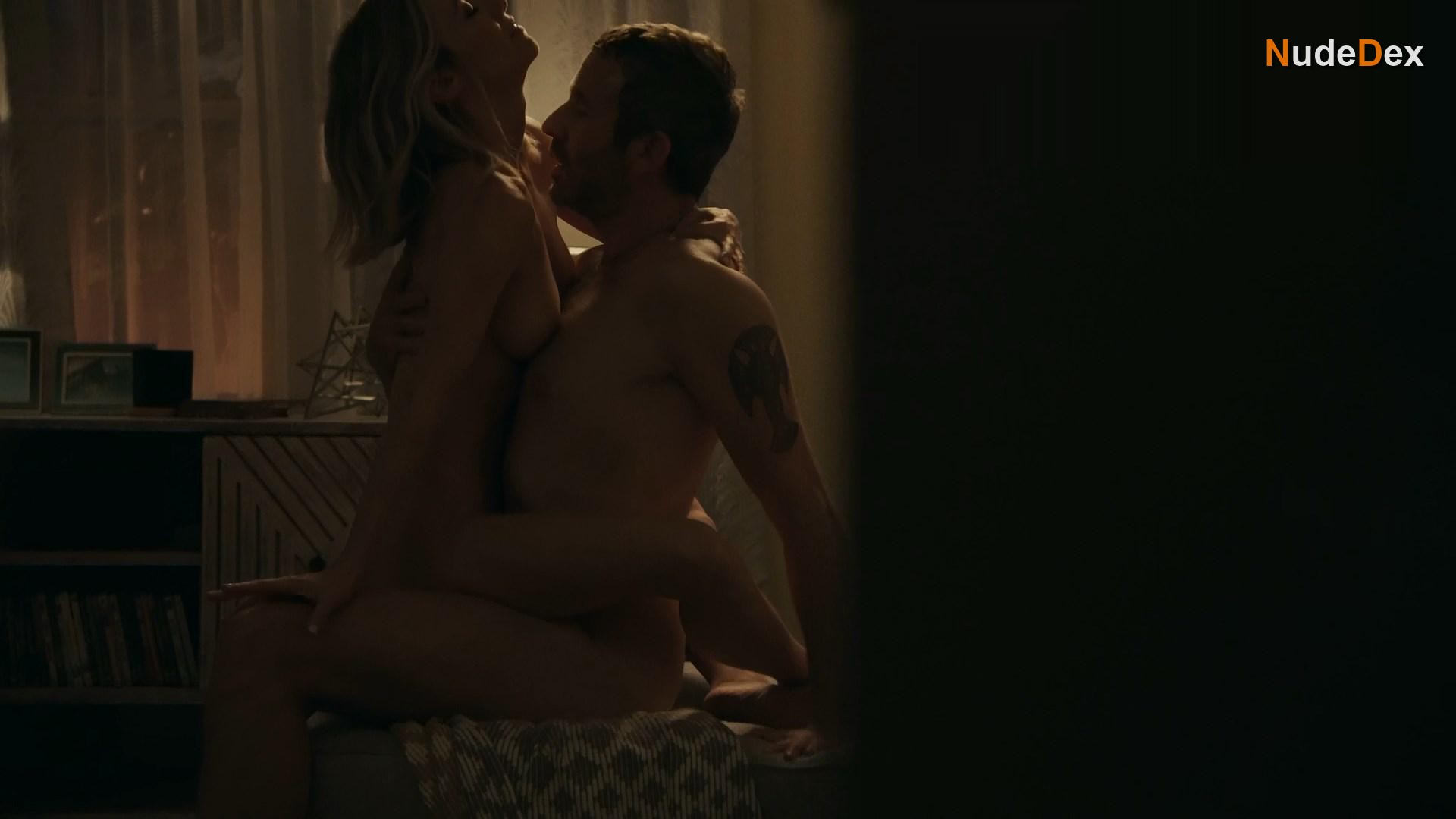 Megan Stevenson in Get Shorty, photo 2