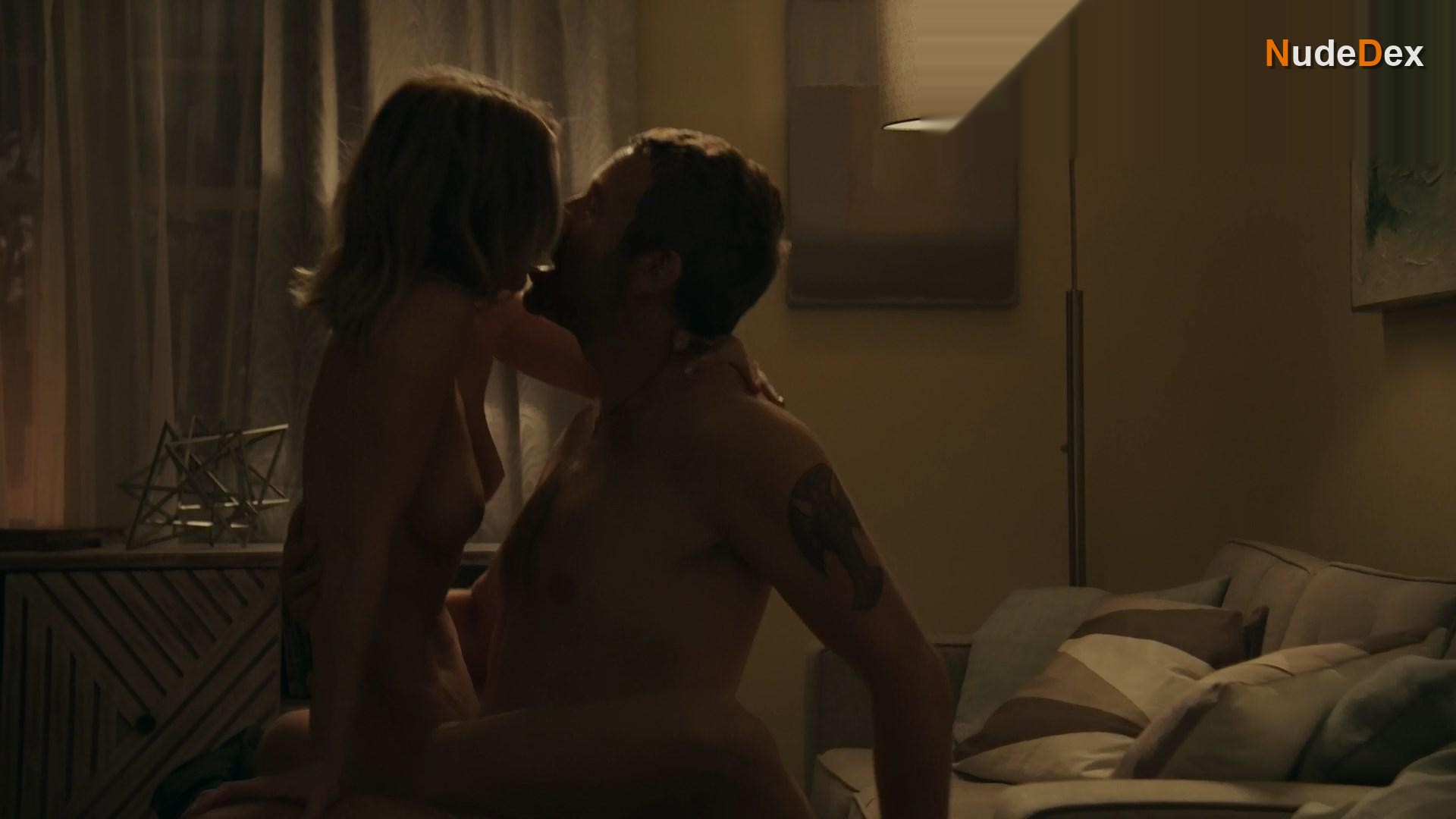 Megan Stevenson in Get Shorty, photo 5