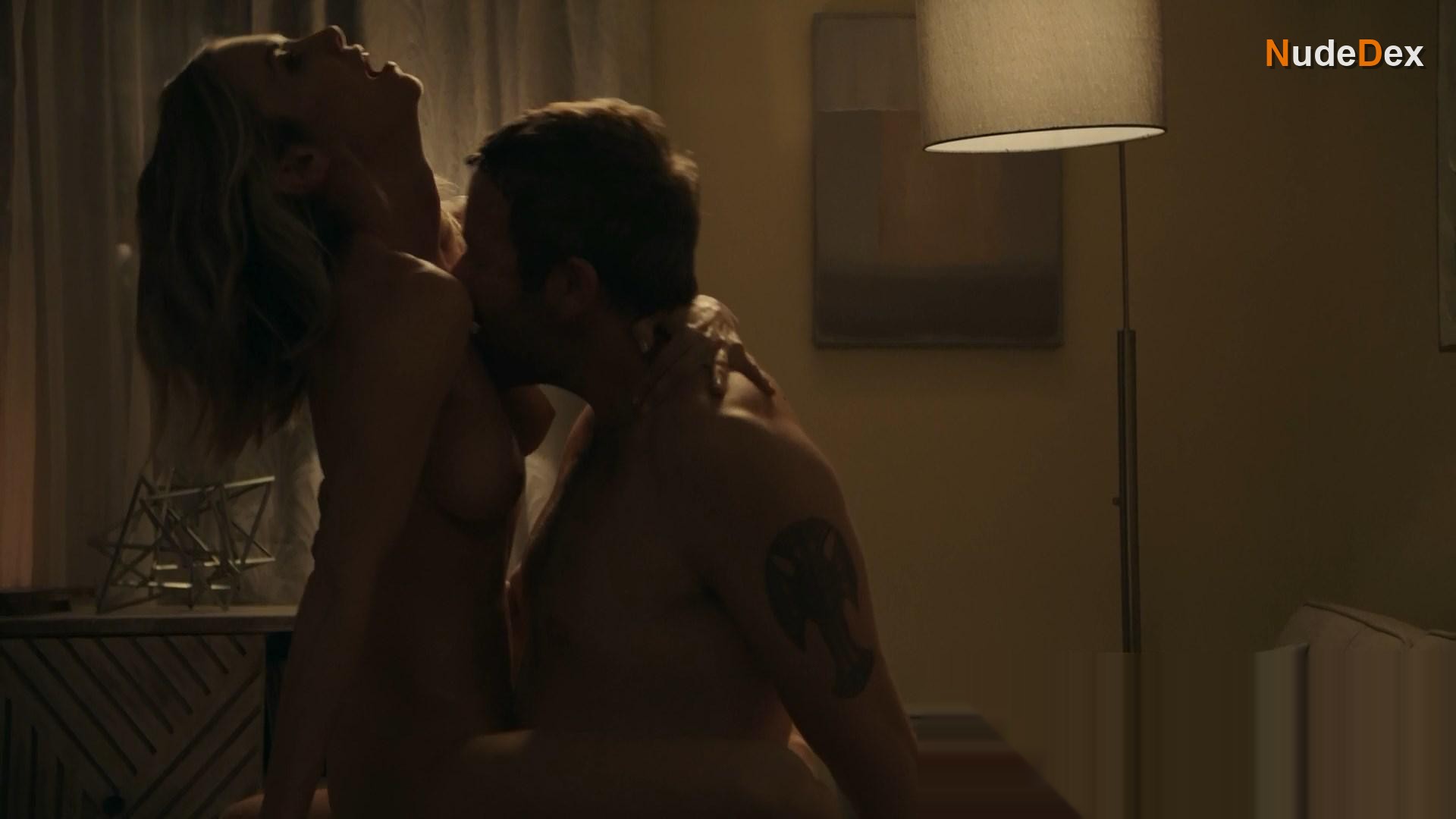 Megan Stevenson in Get Shorty, photo 6