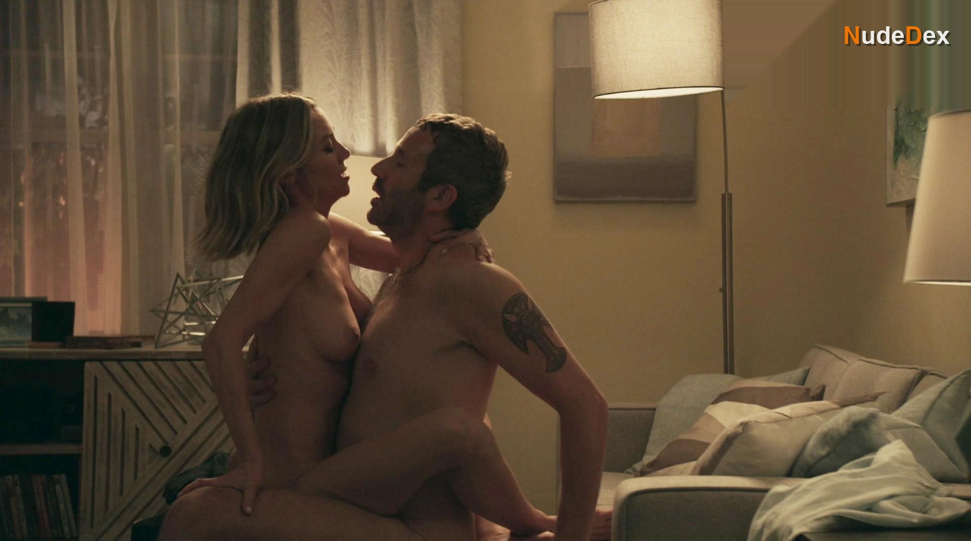 Megan Stevenson in Get Shorty, photo 16
