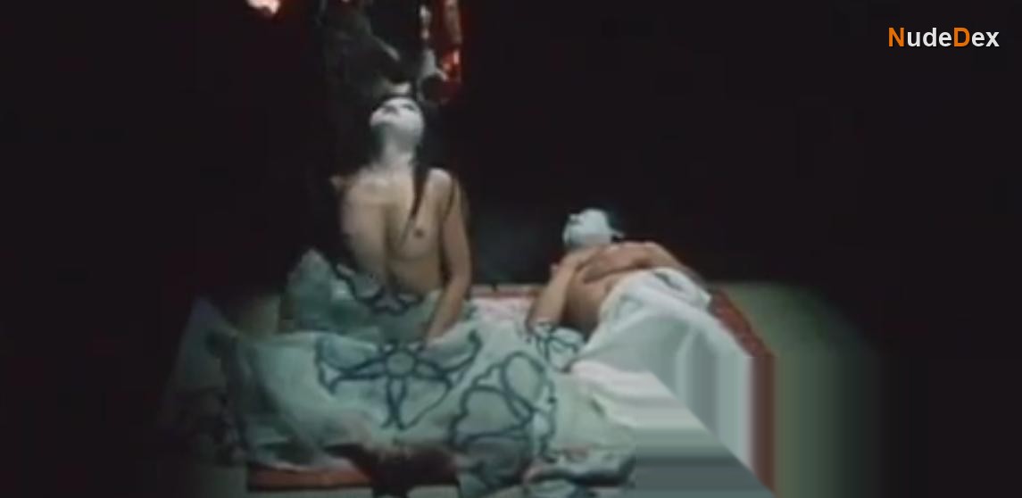 Meg Flower in The Iron Crown, photo 17