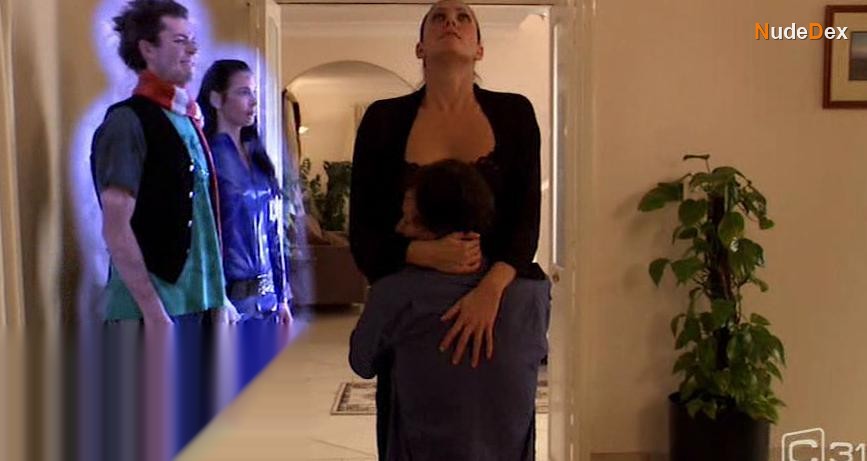 Melanie Armstrong in Mortal Fools, photo 4