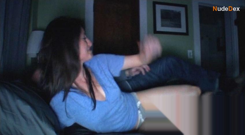 Melanie Papalia in The Den, photo 5