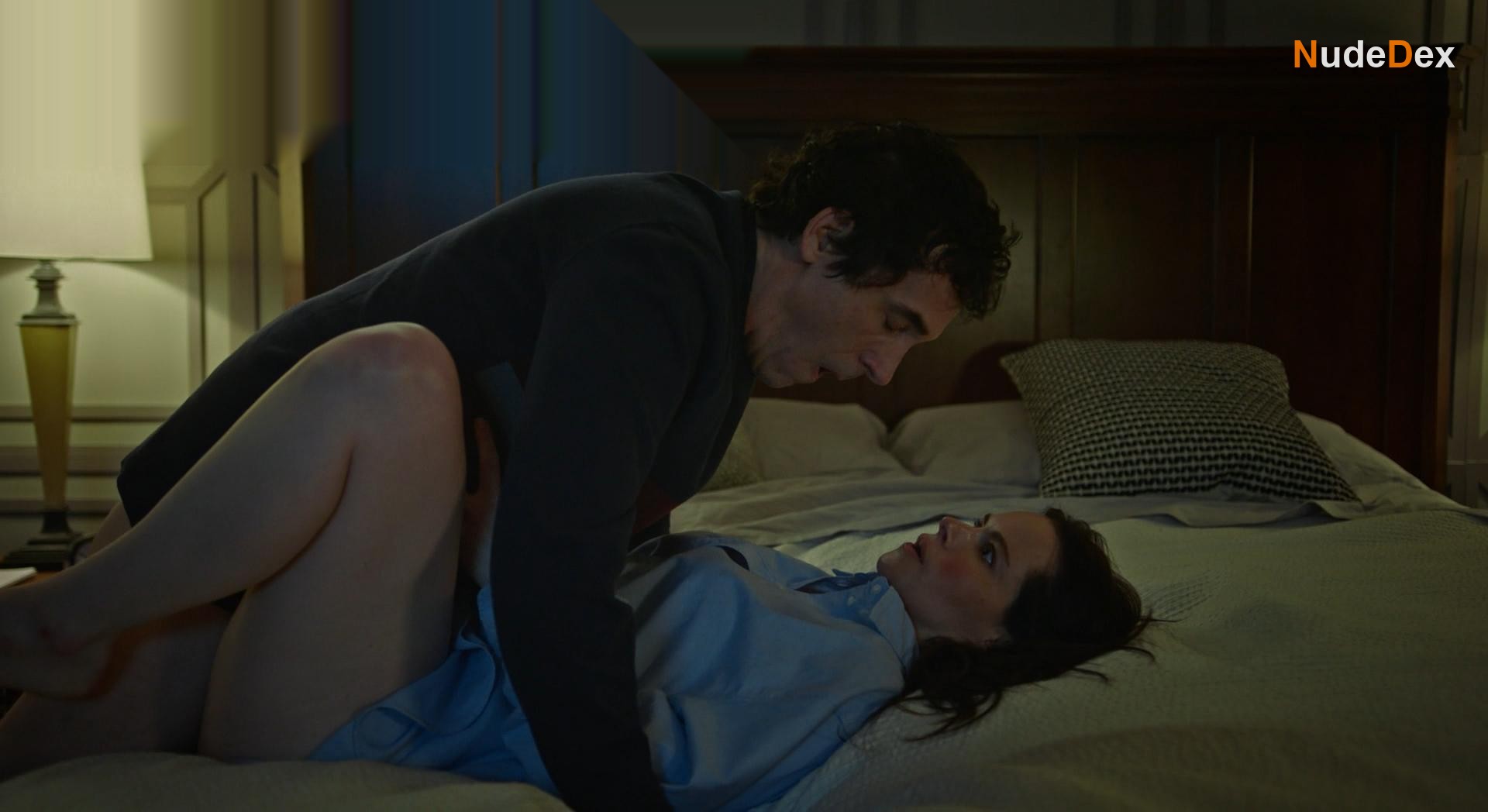 Melanie Scrofano in The End Of Sex, photo 5