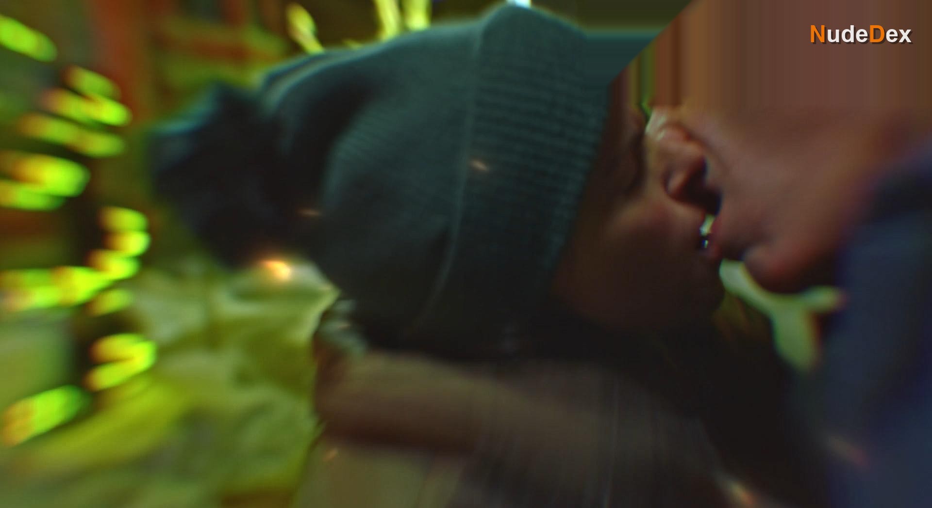 Melanie Scrofano in The End Of Sex, photo 13