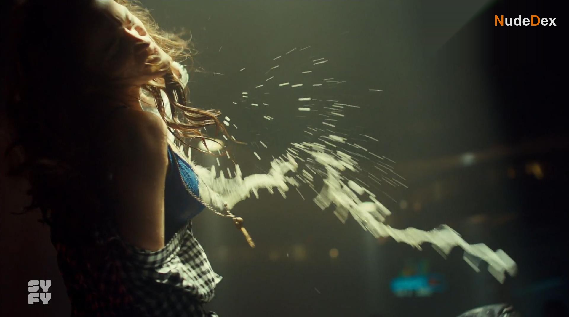 Melanie Scrofano in Wynonna Earp, photo 6