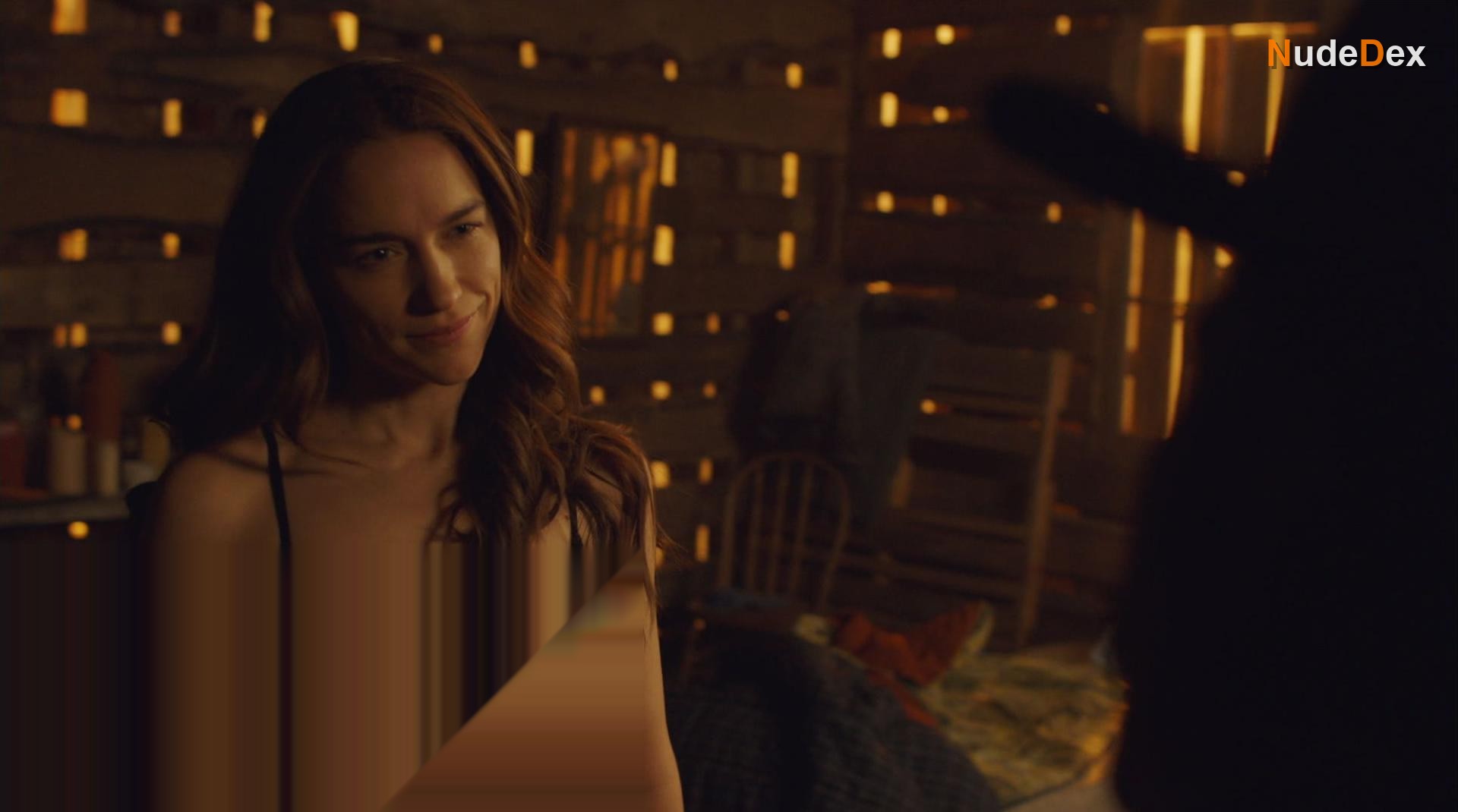 Melanie Scrofano in Wynonna Earp, photo 7