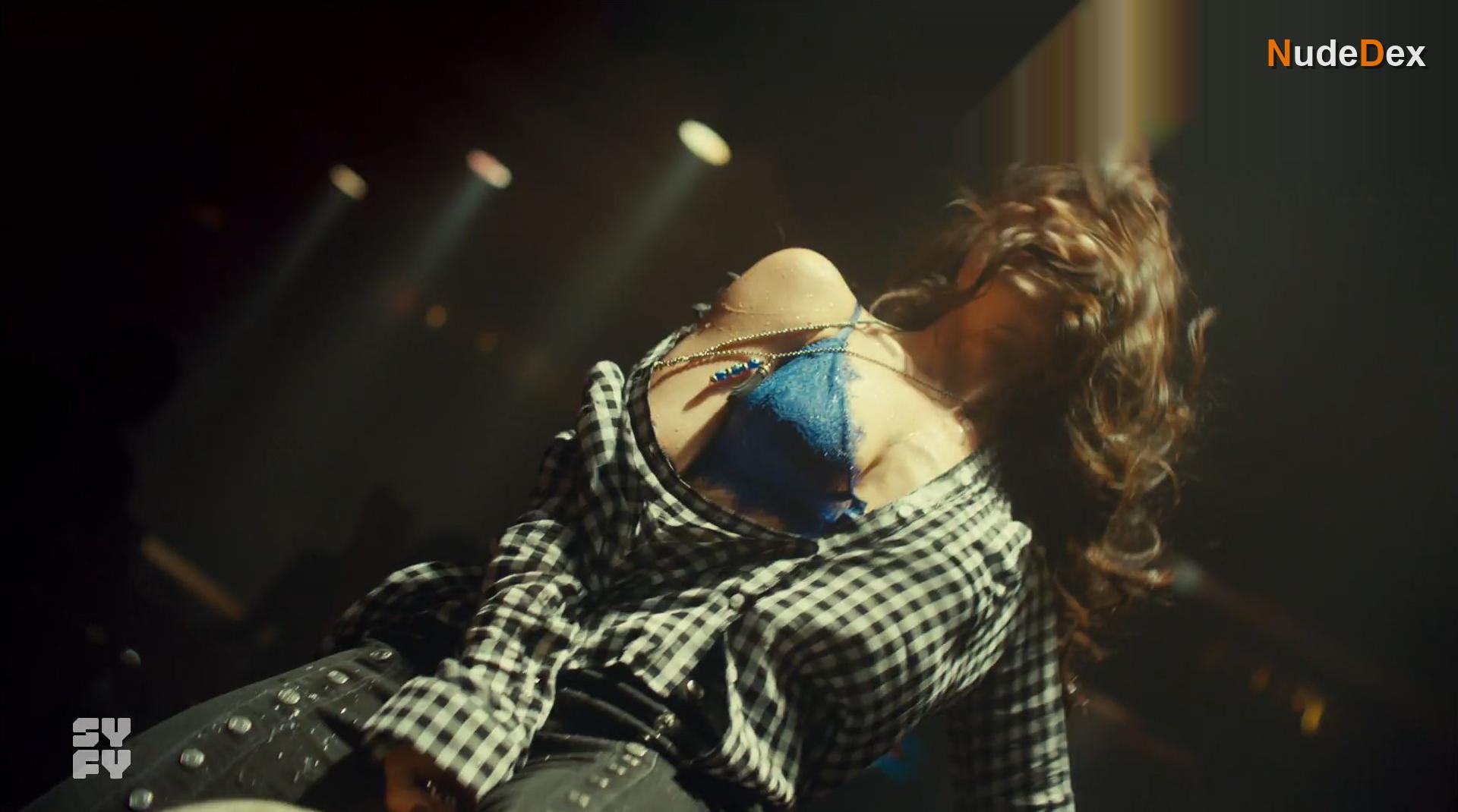 Melanie Scrofano in Wynonna Earp, photo 12