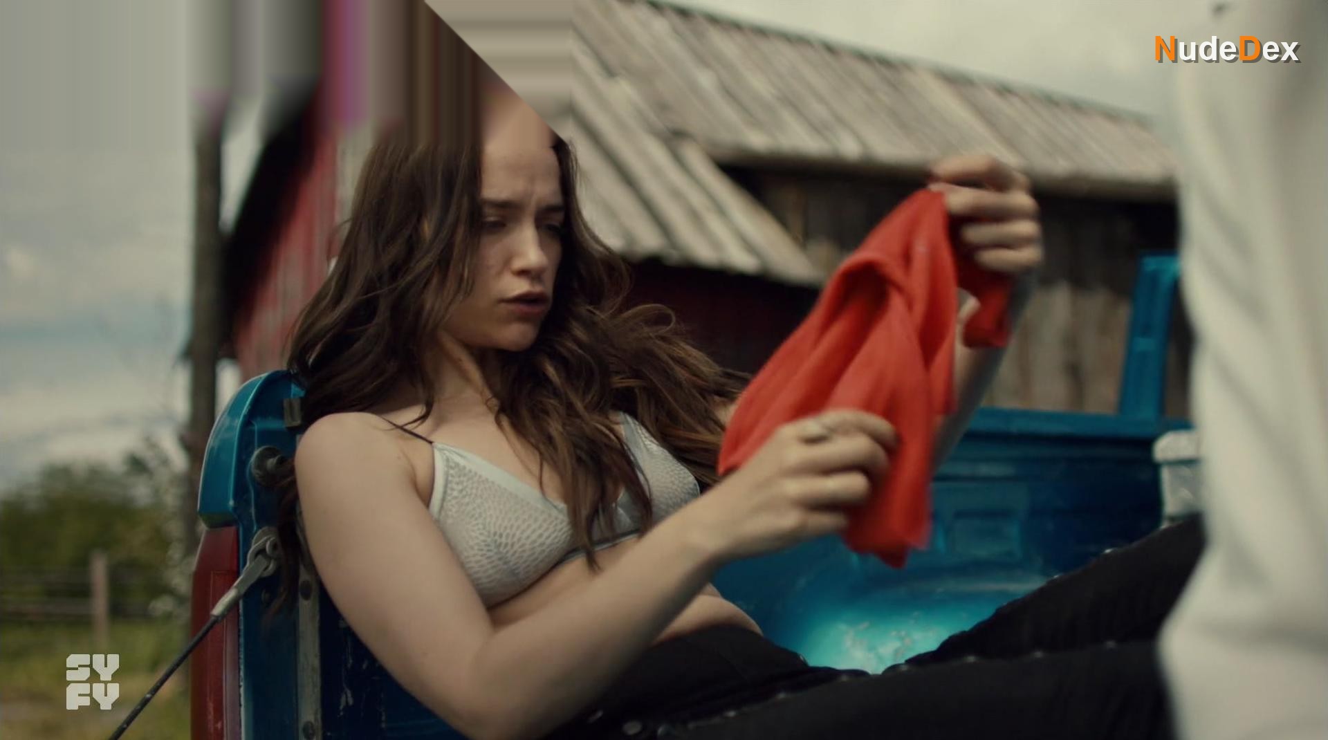 Melanie Scrofano in Wynonna Earp, photo 15