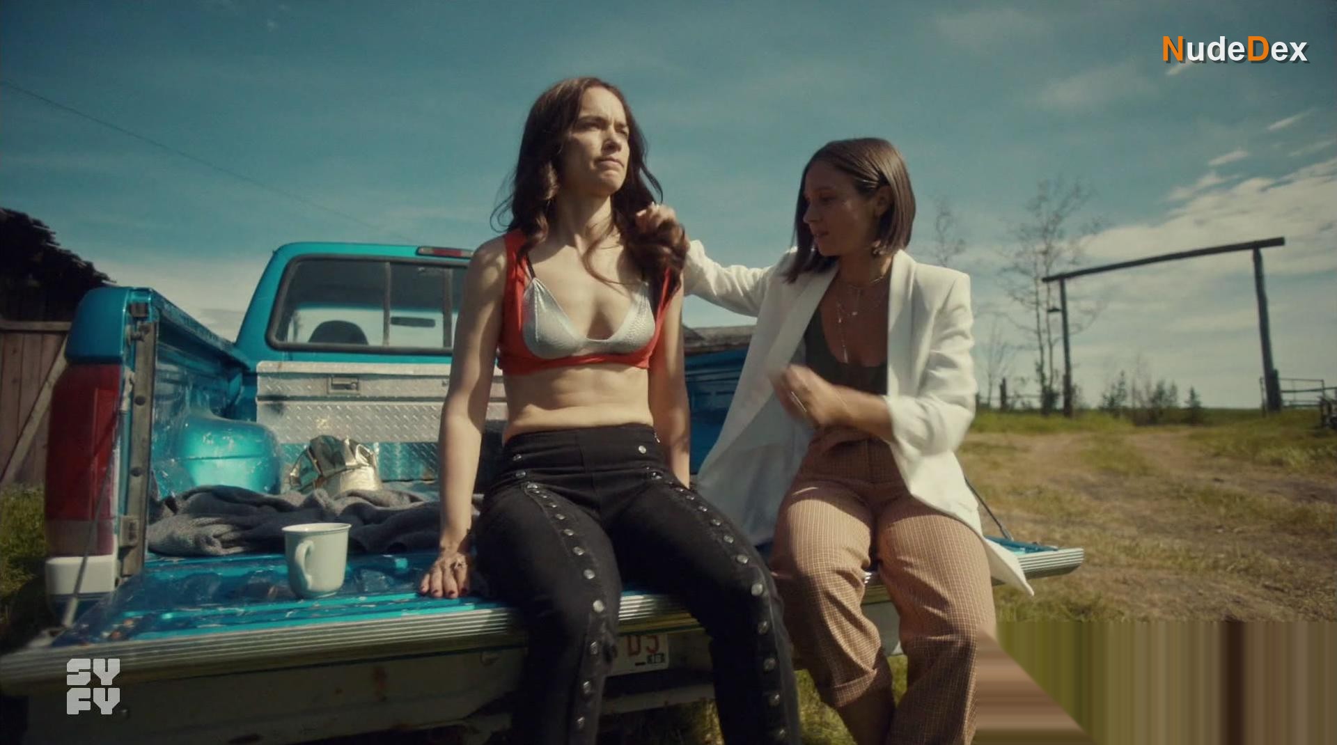 Melanie Scrofano in Wynonna Earp, photo 19