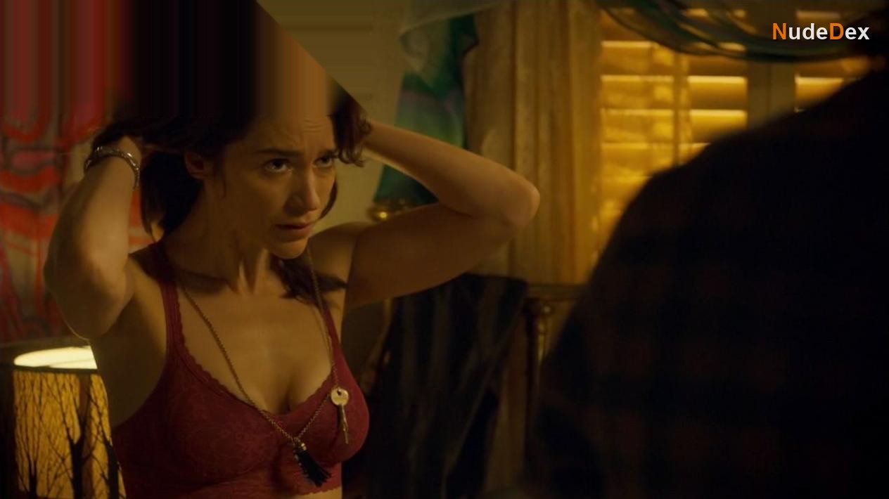 Melanie Scrofano in Wynonna Earp, photo 21