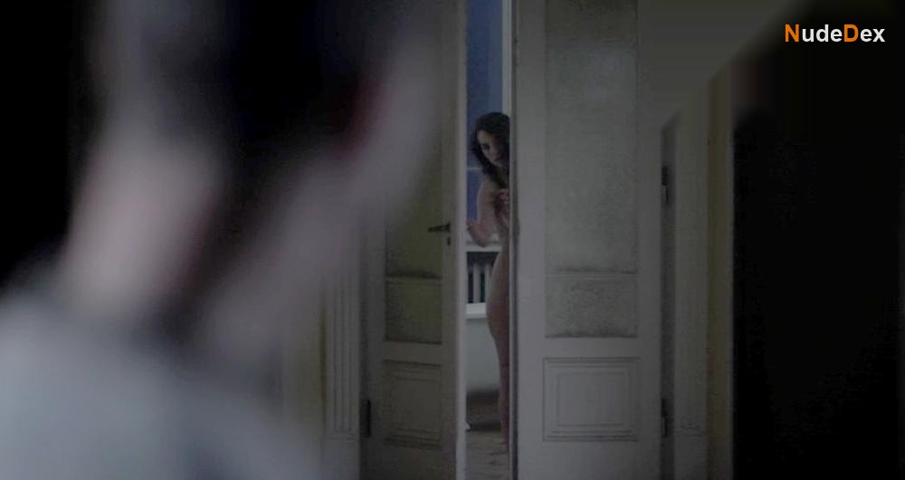 Melia Kreiling in Company Of Heroes, photo 6