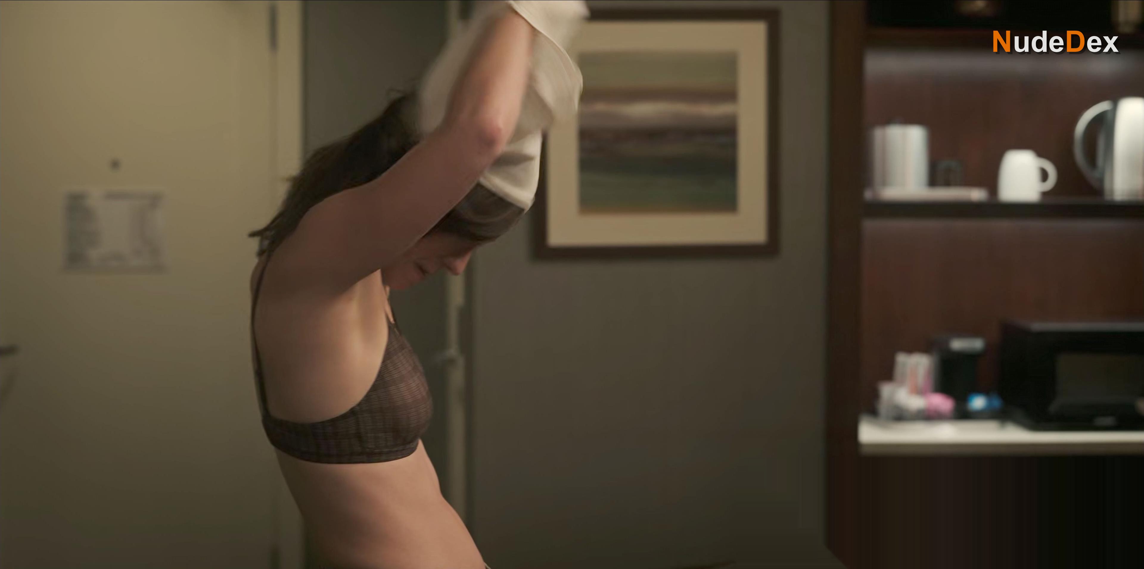 Melissa Benoist in The Girls On The Bus, photo 10