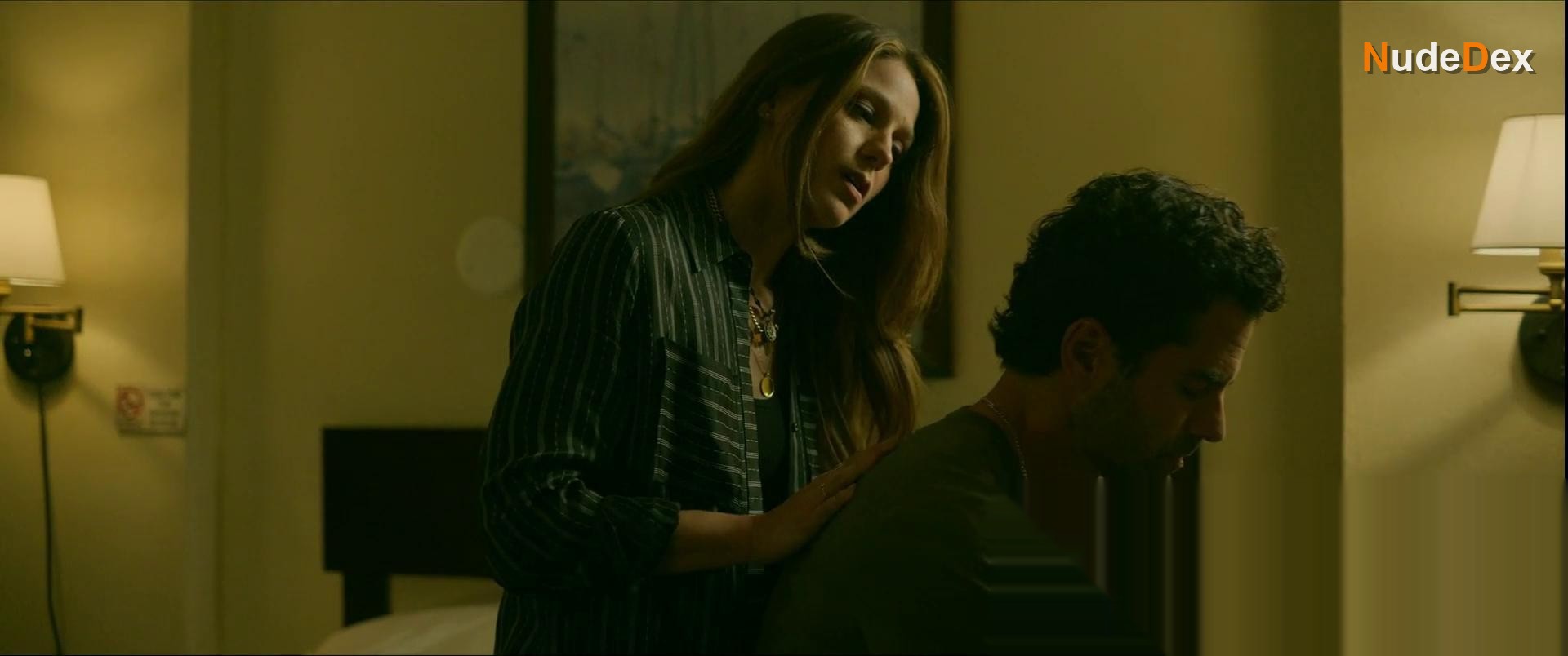 Melissa Benoist in The Waterfront, photo 10