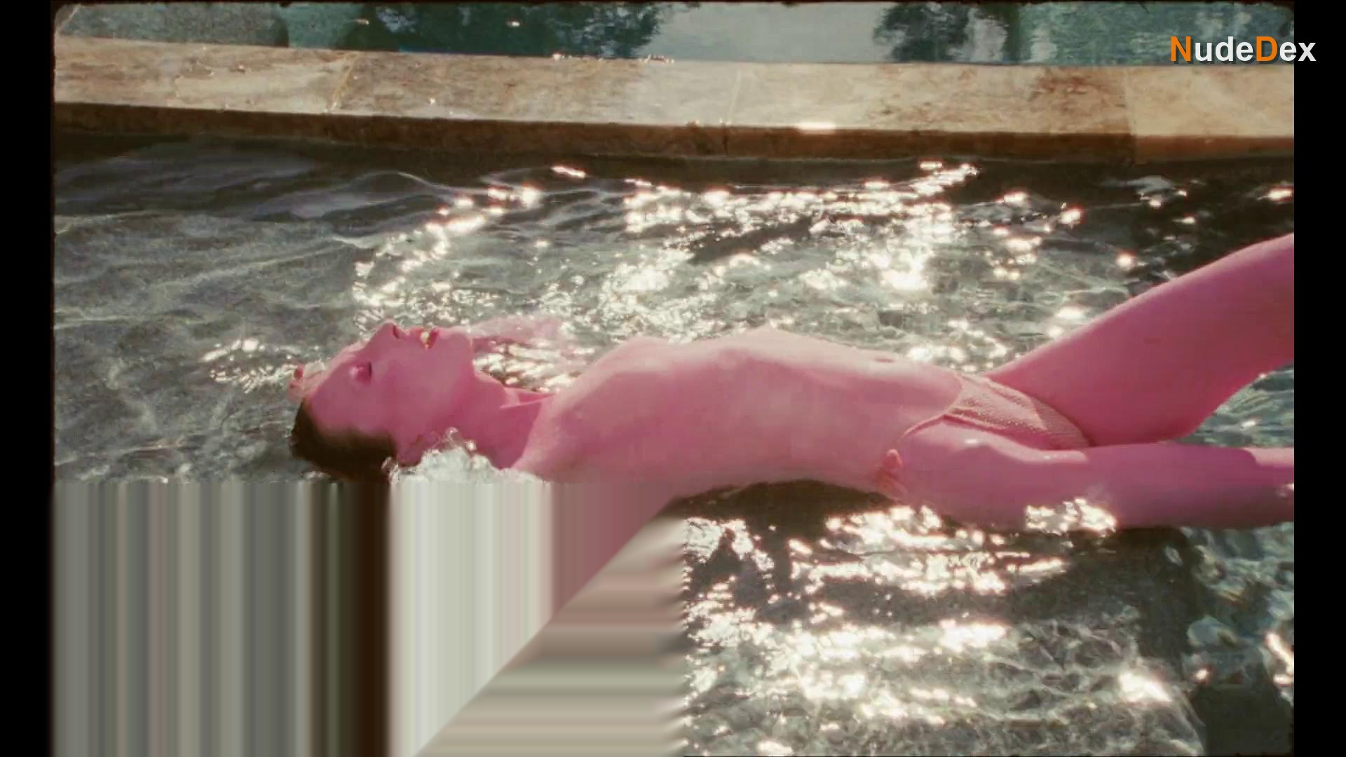 Melissa Chilson in Osmosis, photo 8