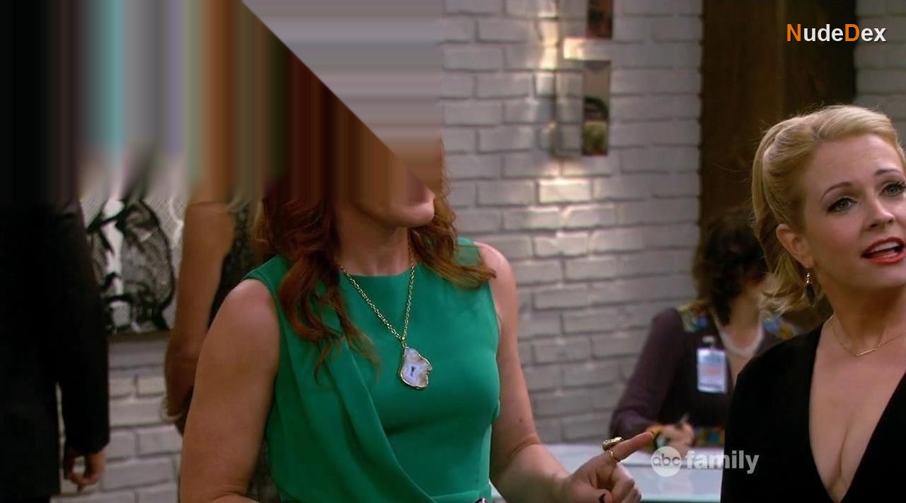Melissa Joan Hart in Melissa Joey, photo 2