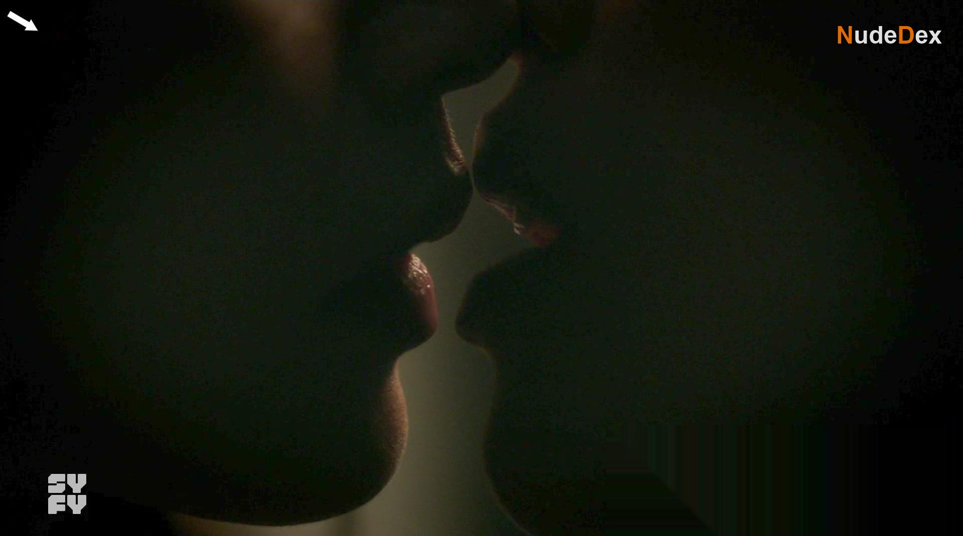 Melissa O'neil in Dark Matter, photo 12