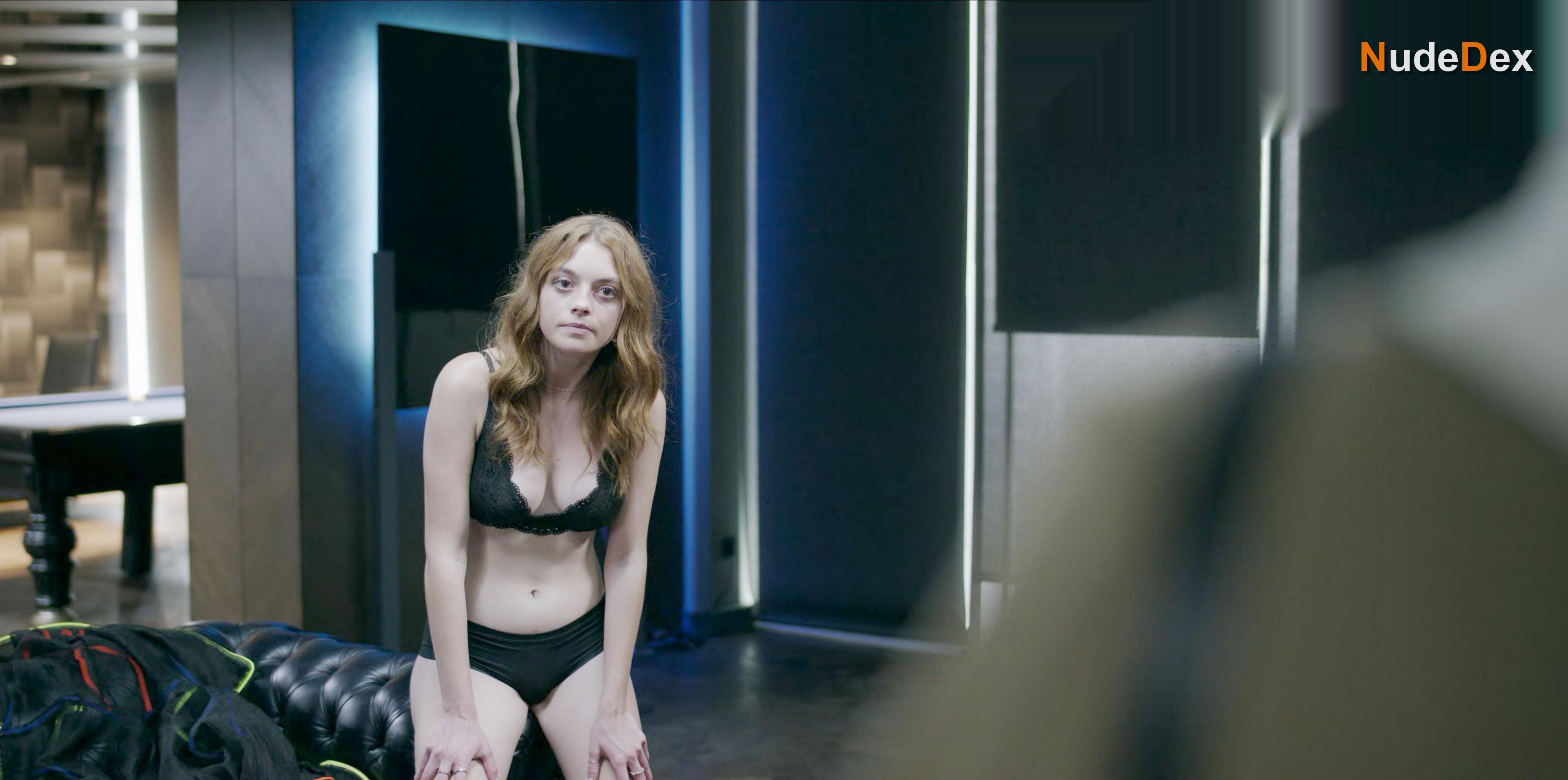 Melis Sezen in Fatma, photo 5