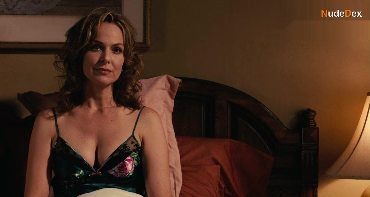 Melora Hardin in The Comebacks, photo 4