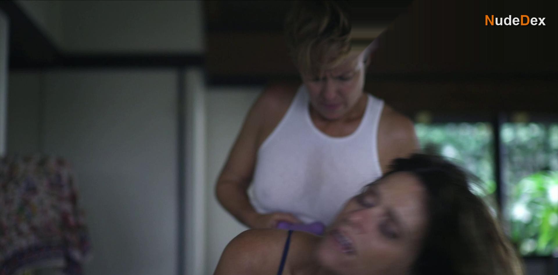 Melora Hardin in Transparent, photo 14