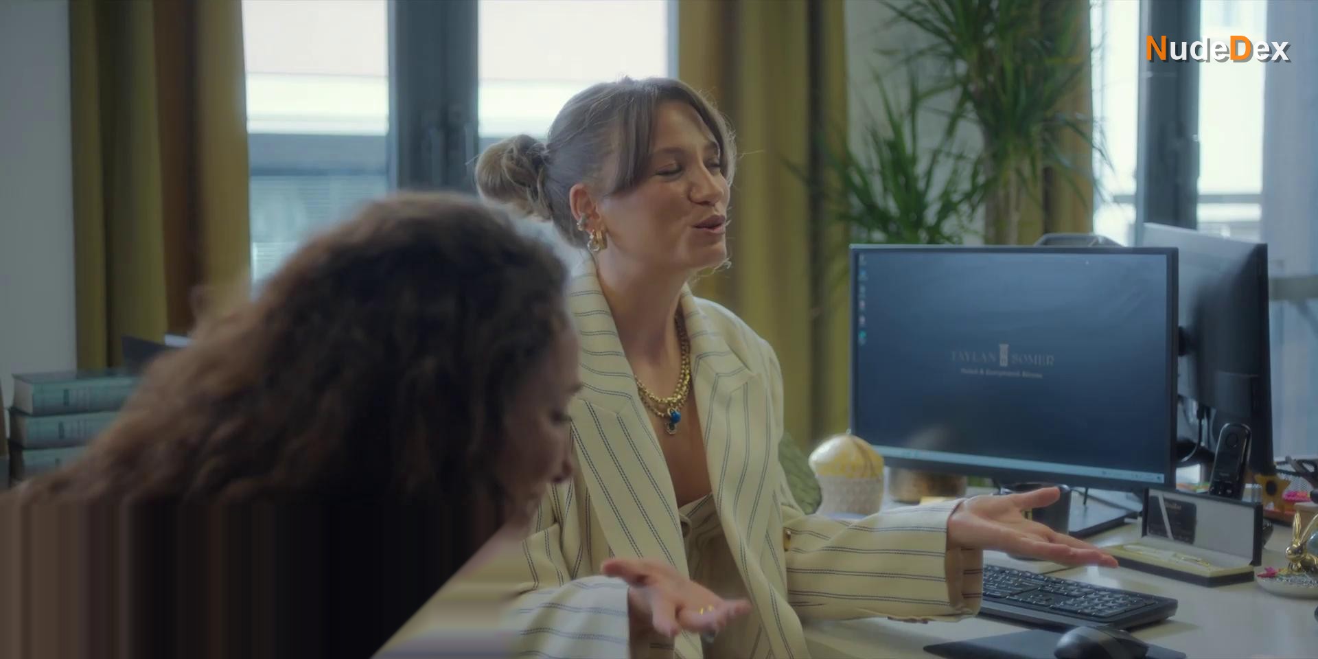 Meric Aral in Thank You, Next, photo 13
