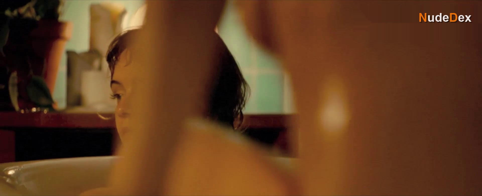 Meryem Ebru Oz in Franky Five Star, photo 1