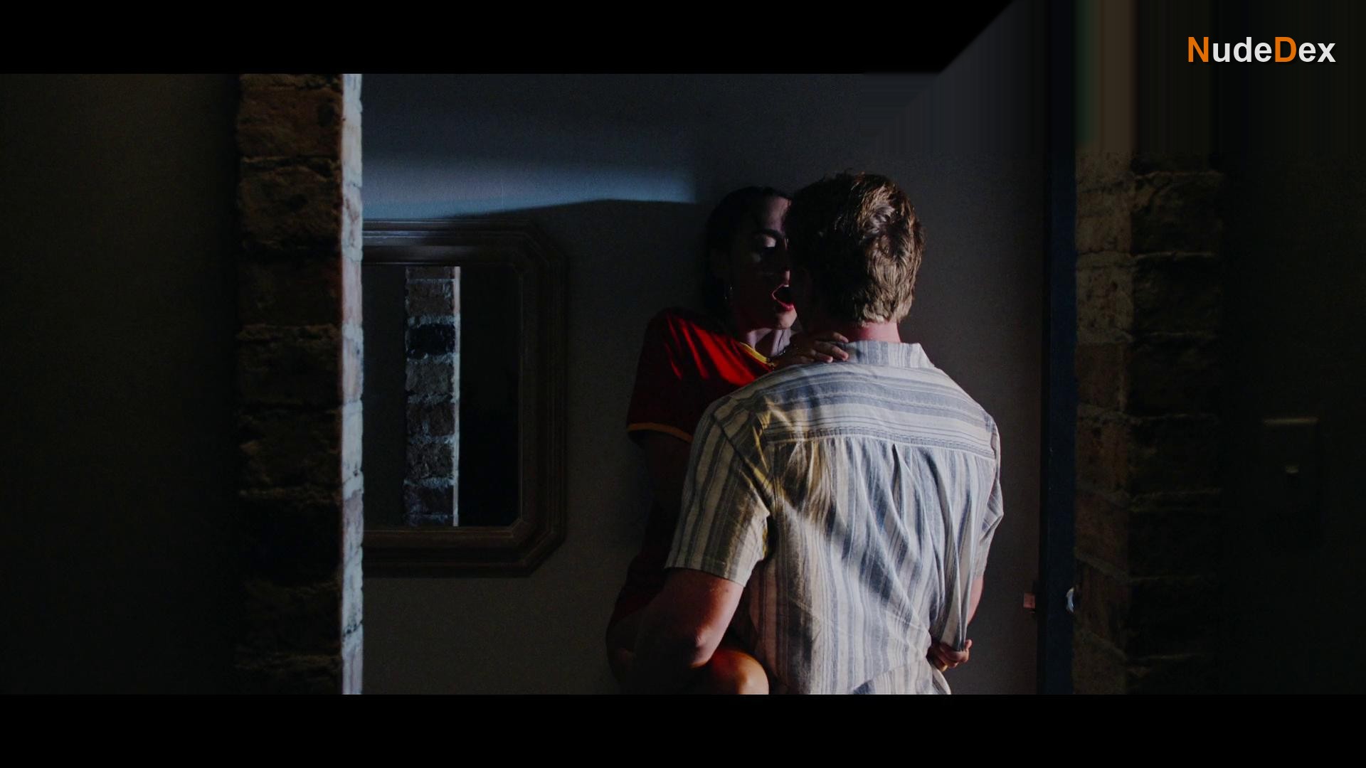 Miah Madden in Paper Dolls, photo 3