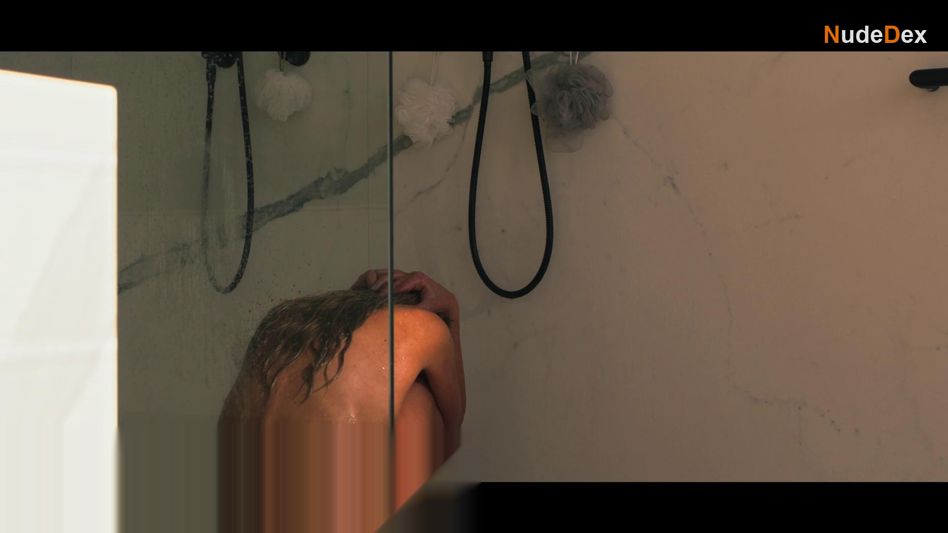 Miah Madden in Paper Dolls, photo 10