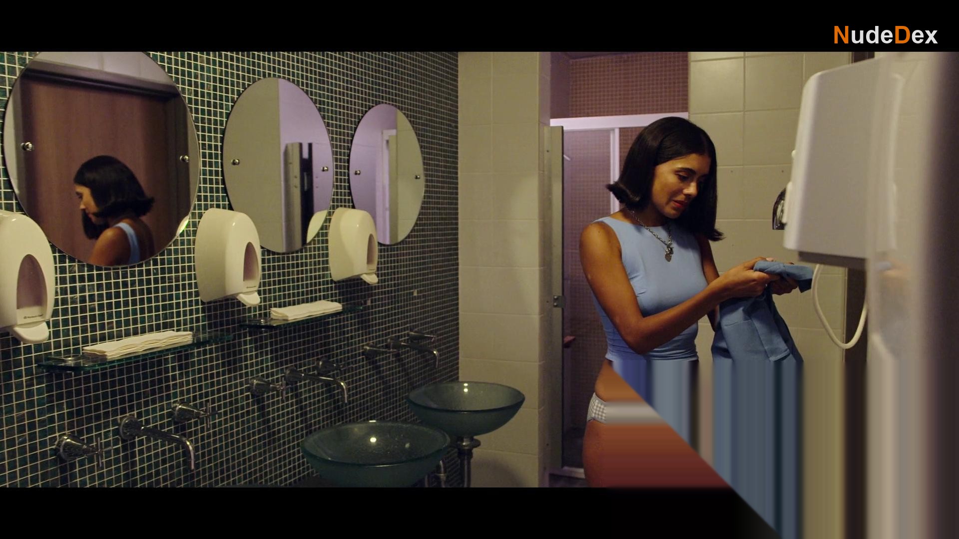Miah Madden in Paper Dolls, photo 13