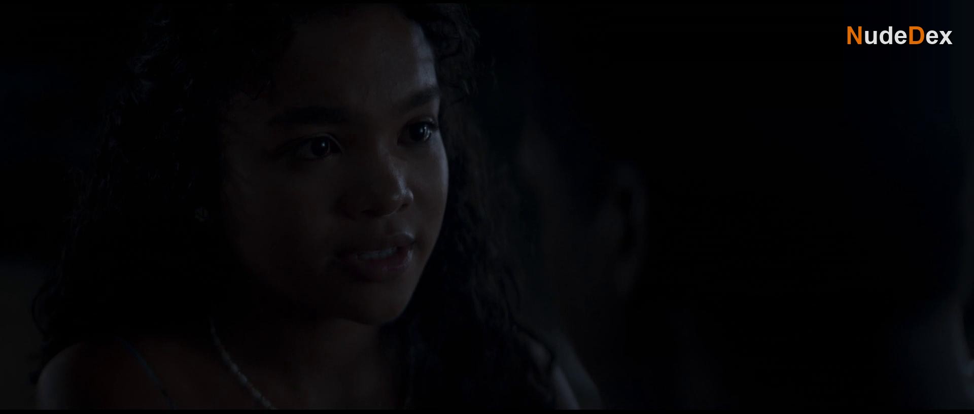 Mia Isaac in Black Cake, photo 8
