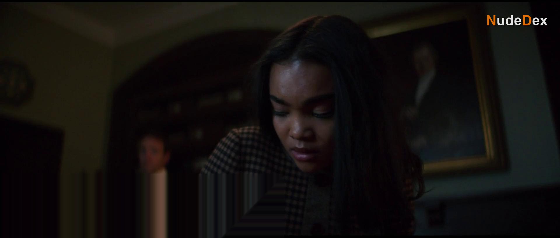 Mia Isaac in Black Cake, photo 11