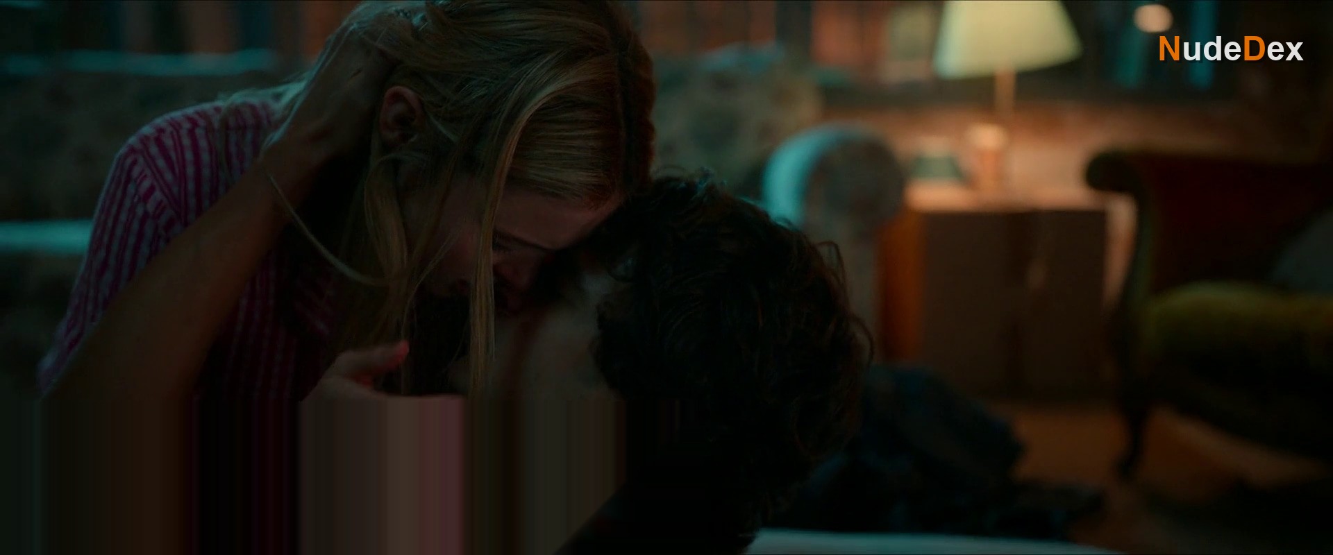 Mia Jenkins in Love Me, Love Me, photo 15